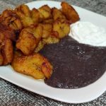 Platanos con frijoles de Sabor Salvadoreño Ottawa